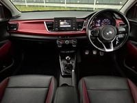 Used Kia Rio 2017 White Hatchback