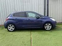 Used Peugeot 208 Allure 82 HP (60 kW) 2015 Blue Hatchback