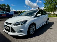 Gebraucht Ford Focus Zetec 2014 Weiß Kleinwagen
