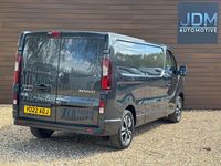 Begagnad Renault Trafic 2022 Grå