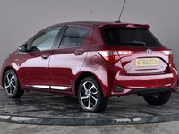 Used Toyota Yaris 100 HP (73 kW) 2019 Red Hatchback