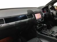 used VW Touareg V6 R-Line Plus 3.0 TDI BMT SCR 262PS 8-speed Auto Tiptronic 5 Door