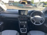 Begagnad Dacia Jogger Extreme 110 HK (80 kW) 2024 Grön Minibuss