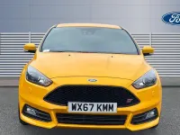 Used Ford Focus ST 185 HP (136 kW) 2017 Yellow Hatchback
