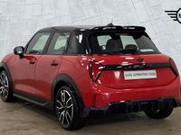Usado Mini Cooper Hatch 113 kW (154 HP) 2025 Vermelho Citadino