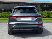 Begagnad Audi Q6 e-tron Advanced 284 kW (387 HK) 2025 Grå SUV
