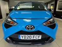 Usado Toyota Aygo Trend 72 CV (52 kW) 2020 Azul Utilitario