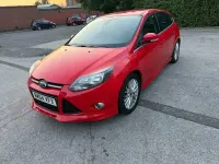 Used Ford Focus Zetec 125 HP (91 kW) 2014 Red Hatchback