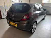 Usado Vauxhall Corsa 100 HP (73 kW) 2012 Cinzento Citadino
