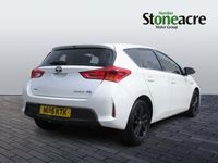 Used Toyota Auris Hybrid 2015 White Hatchback