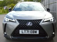 Usado Lexus UX 150 kW (204 HP) 2021 Prateado SUV