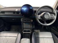 Begagnad Mini Cooper Hatch 113 kW (154 HK) 2025 Svart Halvkombi