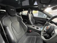 Usado Porsche Taycan Performance Package 439 kW (598 HP) 2023 Preto Carrinha
