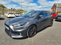 Usado Ford Focus RS 350 HP (257 kW) 2016 Cinzento Citadino