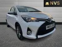 Used Toyota Yaris 69 HP (50 kW) 2015 White Hatchback