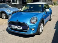 Begagnad Mini Cooper Hatch 2017 Blå Halvkombi