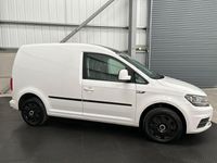 Begagnad VW Caddy Trendline 102 HK (75 kW) 2016 Vit Minibuss