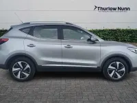 Usado MG ZS Trophy 130 kW (177 HP) 2022 Prateado SUV