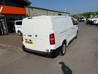 Usado Vauxhall Vivaro S 100 HP (73 kW) 2020 Branco Monovolume
