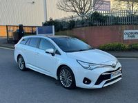 Used Toyota Avensis 143 HP (105 kW) 2016 White Estate
