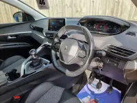 Second-hand Peugeot 3008 Allure 130 CP (95 kW) 2017 Roșu SUV