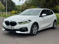 Używany BMW 118 Comfort Edition 140 KM (102 kW) 2020 Biały Hatchback