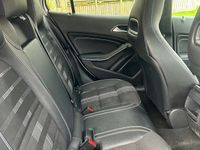 Used Mercedes GLA180 Urban 122 HP (89 kW) 2019 White SUV