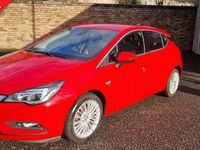 Used Vauxhall Astra Elite 150 HP (110 kW) 2016 Red Hatchback