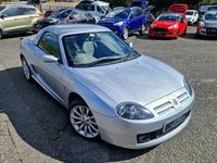 Usado MG TF SE 135 HP (99 kW) 2004 Prateado Cabrios