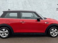 Begagnad Mini Cooper Classic 136 HK (100 kW) 2020 Röd Halvkombi