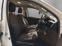 Used Toyota HiLux Active 150 HP (110 kW) 2020 White Pickup