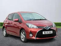 Used Toyota Yaris 2015 Red Hatchback