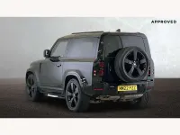 Usado Land Rover Defender HSE Dynamic 249 HP (183 kW) 2022 Preto SUV