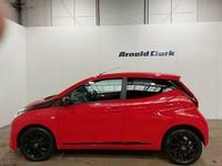 Used Toyota Aygo Trend 72 HP (52 kW) 2021 Red Hatchback
