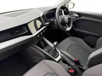 Usado Audi A1 Sport 113 HP (83 kW) 2024 Cinzento SUV
