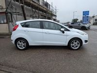 Usado Ford Fiesta Zetec 2017 Blanco Utilitario