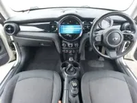 Używany Mini ONE Classic 102 KM (75 kW) 2021 Biały Hatchback