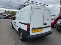 Used Vauxhall Combo 75 HP (55 kW) 2008 White MPV