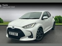Used Toyota Yaris Hybrid Design 116 HP (85 kW) 2023 Platinum white pearl Hatchback