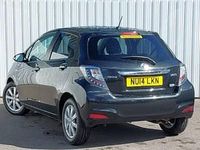 Second-hand Toyota Yaris Hybrid 101 CP (74 kW) 2014 Negru Hatchback