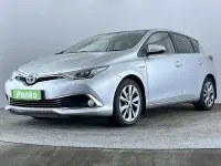Used Toyota Auris Hybrid 136 HP (100 kW) 2016 Silver Hatchback