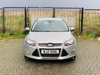 Used Ford Focus Zetec 125 HP (91 kW) 2014 Silver Hatchback