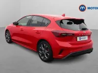 Second-hand Ford Focus ST-Line 155 CP (114 kW) 2024 Roșu Hatchback