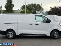 Used Vauxhall Vivaro 101 HP (74 kW) 2023 White MPV