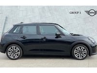 Używany Mini Cooper Classic 156 KM (114 kW) 2024 Czarny Hatchback