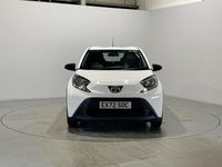 Used Toyota Aygo X PURE 72 HP (52 kW) 2022 White SUV