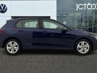 Używany VW Golf VIII Life 147 KM (108 kW) 2023 Niebieski Hatchback