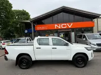Used Toyota HiLux Active 150 HP (110 kW) 2022 White Pickup