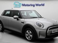 Usado Mini Cooper Classic 136 CV (100 kW) 2022 Plateado Utilitario