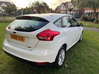 Usado Ford Focus Zetec 2015 Branco Citadino